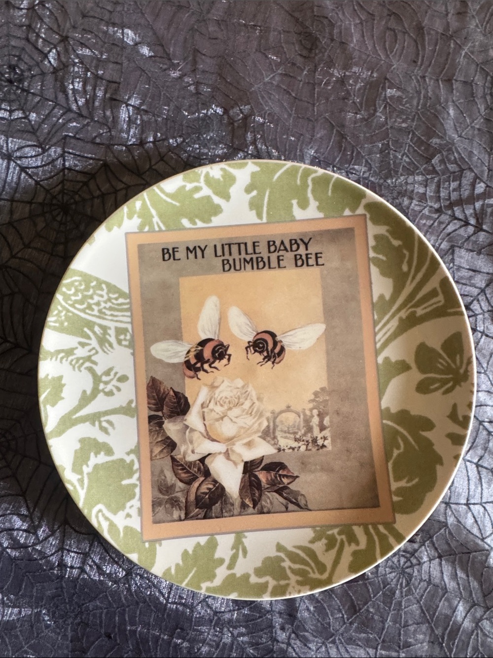 Decorative Bumble Bee Plate in Green and Cream